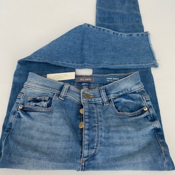 DL1961 Instascuplt Luxe Maria Crosswall Jeans - Picture 6 of 9